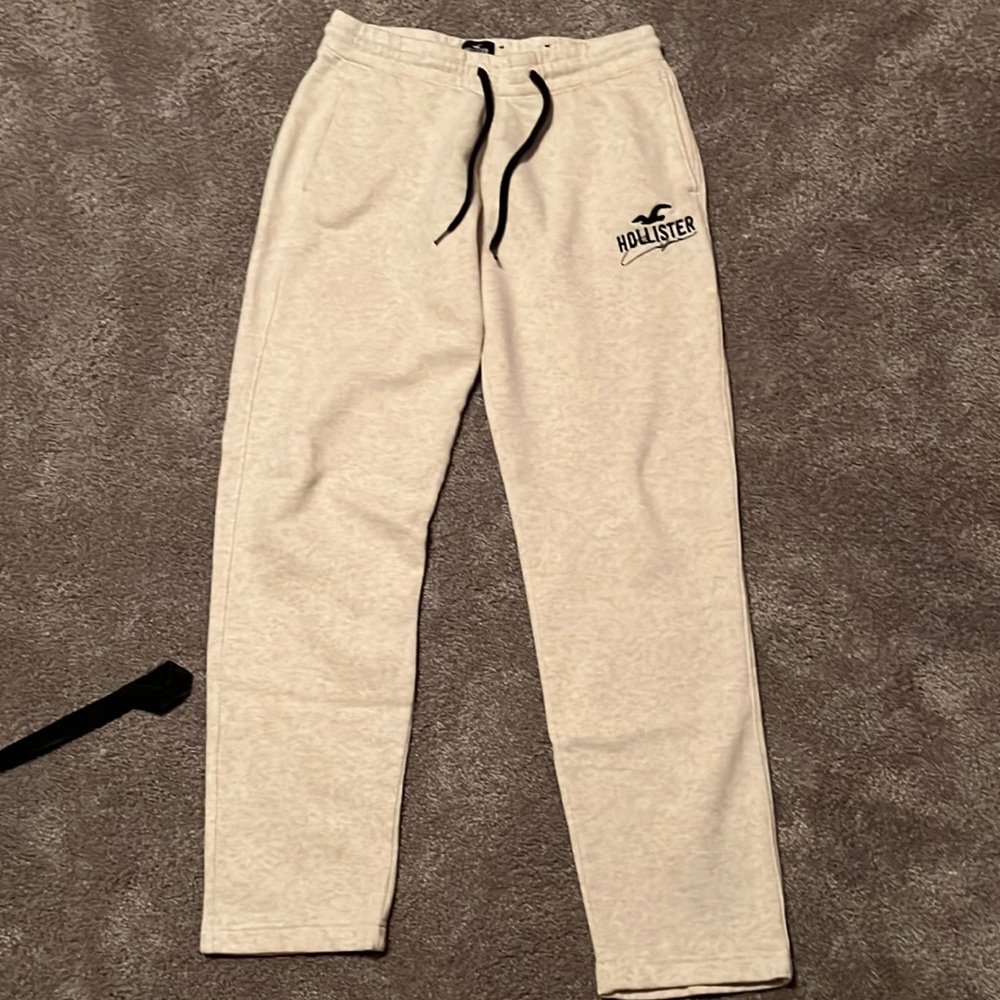 Hollister Men's Straight-Leg Fleece Sweatpants. Must have collection, cream